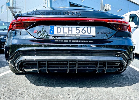 Audi e-tron 9 of 23