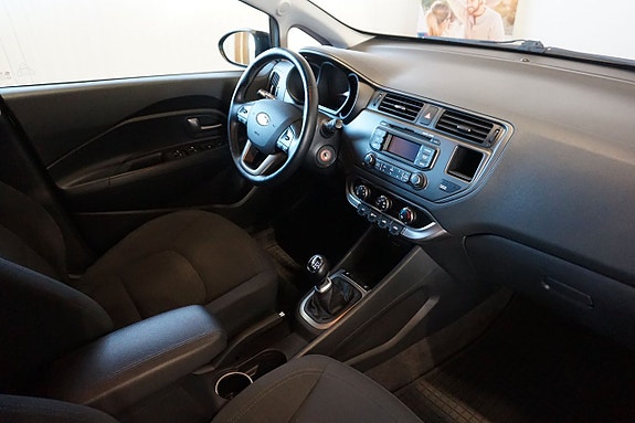 Kia Rio 9 of 23