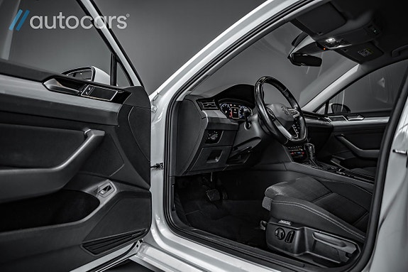 Volkswagen Passat 14 of 27
