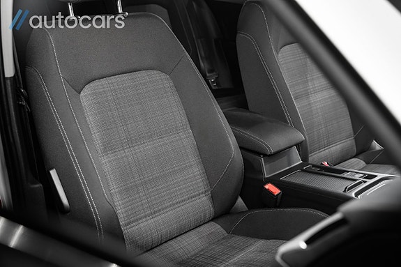 Volkswagen Passat 28 of 30