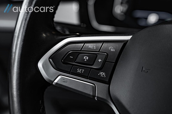 Volkswagen Passat 23 of 27