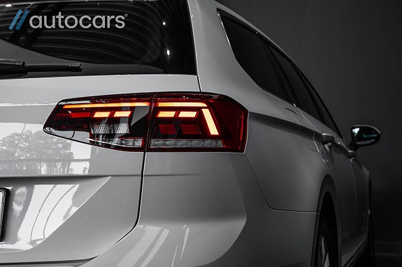 Volkswagen Passat 13 of 30