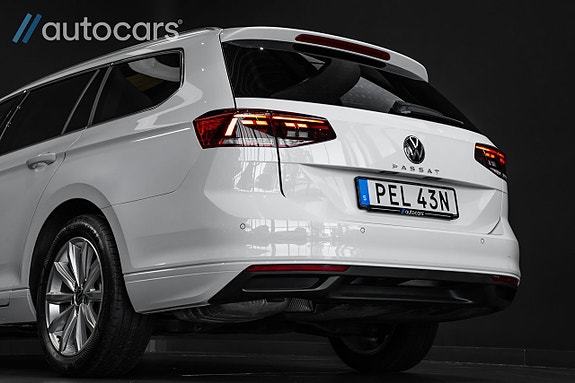 Volkswagen Passat 14 of 30