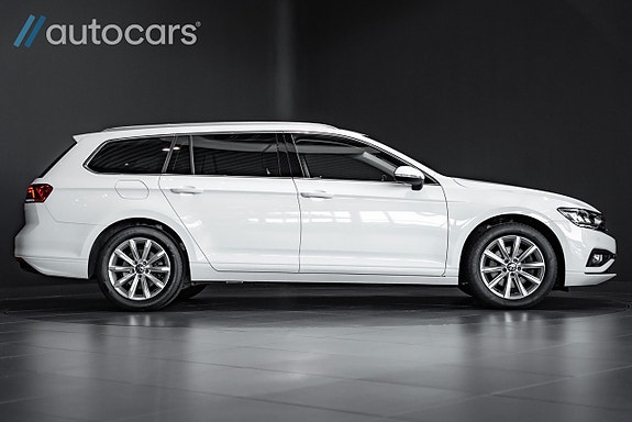 Volkswagen Passat 2 of 5