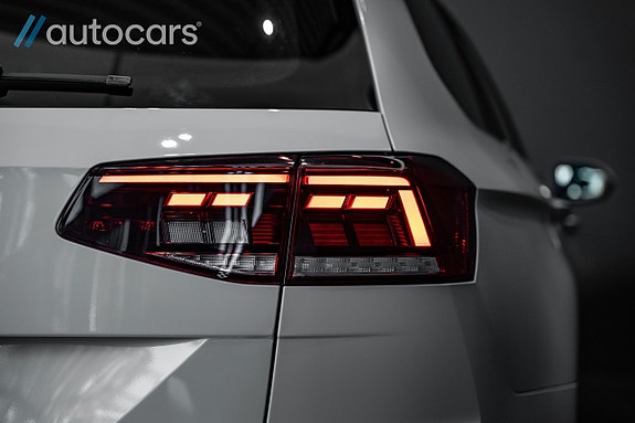 Volkswagen Passat 12 of 27