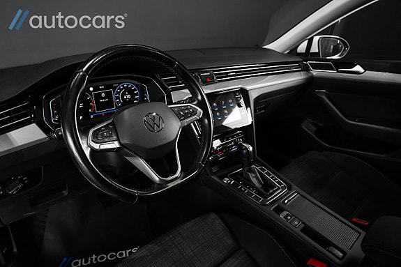 Volkswagen Passat 15 of 30