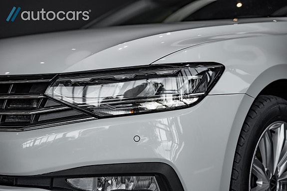 Volkswagen Passat 9 of 27