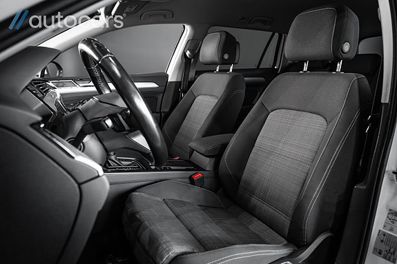 Volkswagen Passat 29 of 30
