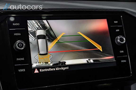 Volkswagen Passat 21 of 27