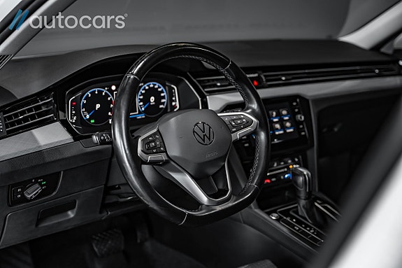 Volkswagen Passat 15 of 27