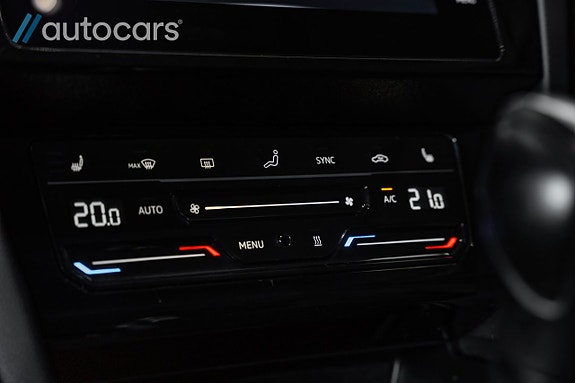 Volkswagen Passat 19 of 27
