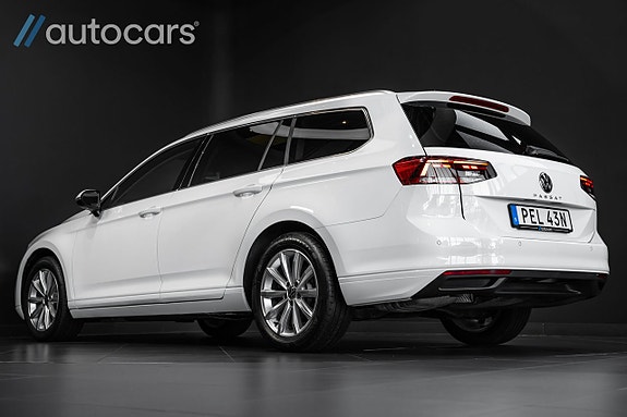 Volkswagen Passat 4 of 30