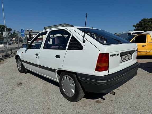 Opel Kadett 9 of 16