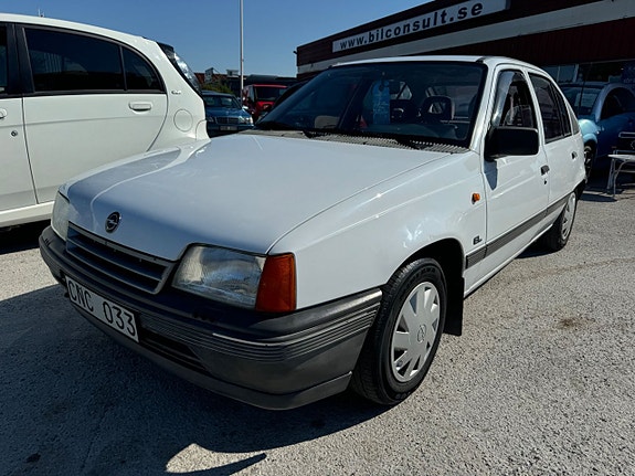 Opel Kadett 4 of 5