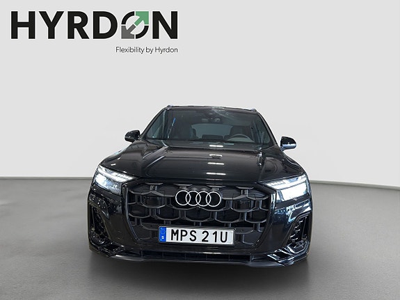 Audi Q7 2 of 5