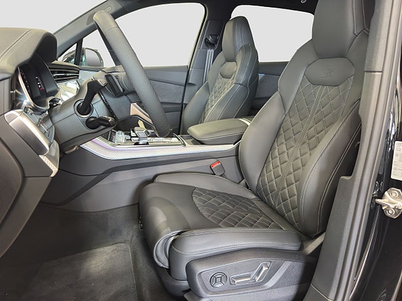 Audi Q7 9 of 19