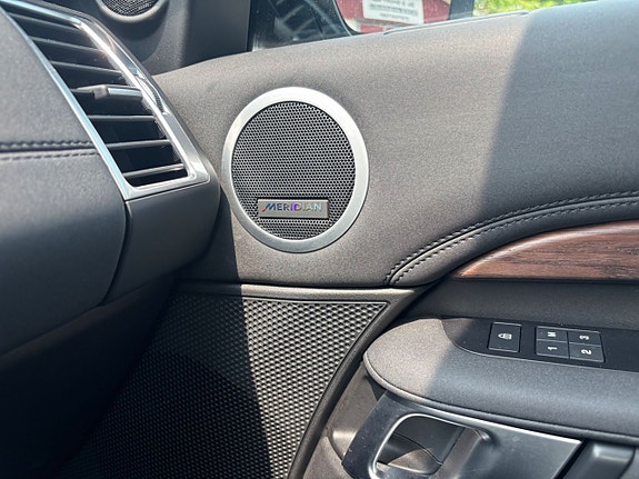Land Rover Discovery 8 of 11