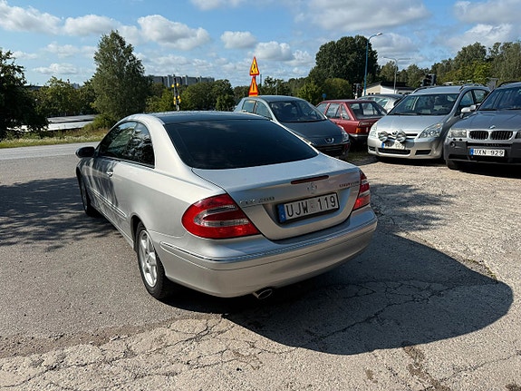Mercedes-Benz CLK200 3 of 5