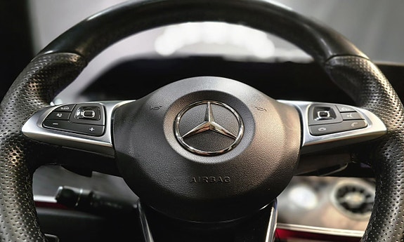 Mercedes-Benz E220 26 of 27