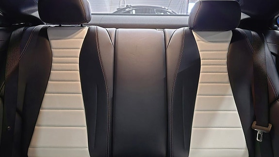 Mercedes-Benz E220 14 of 27