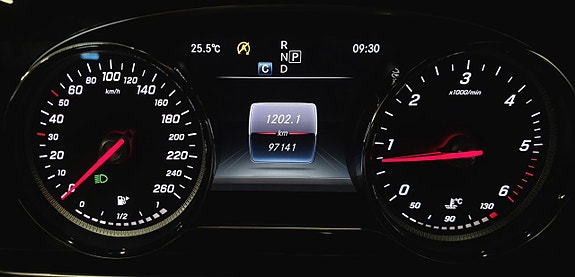 Mercedes-Benz E220 27 of 27