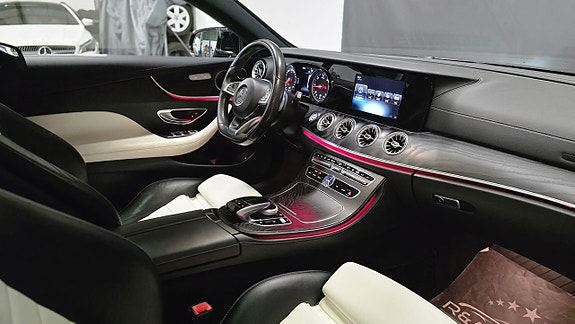 Mercedes-Benz E220 12 of 27