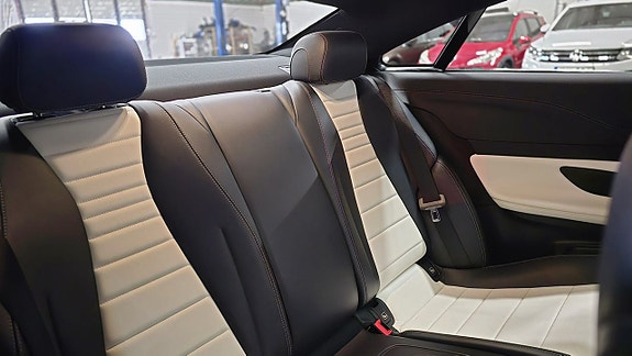 Mercedes-Benz E220 15 of 27