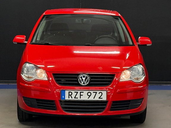 Volkswagen Polo 2 of 5