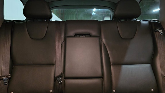 Volvo XC60 12 of 25