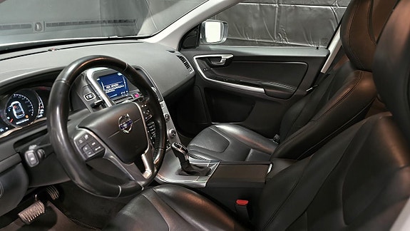 Volvo XC60 7 of 25