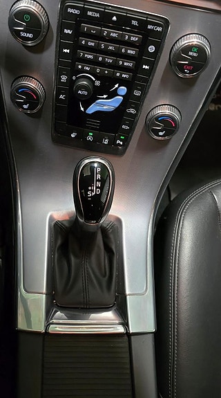 Volvo XC60 13 of 25