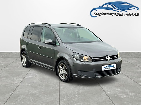 Volkswagen Touran 3 of 5