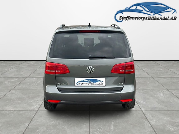 Volkswagen Touran 6 of 10