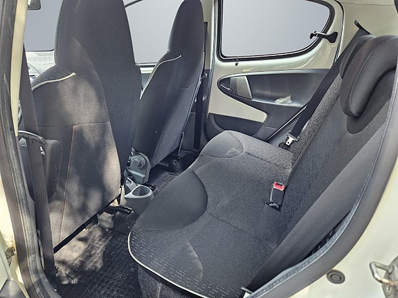 Peugeot 107 11 of 16