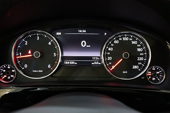 Volkswagen Touareg 17 of 26