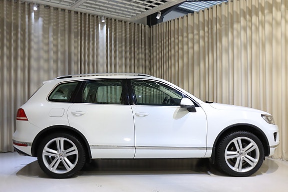 Volkswagen Touareg 2 of 26