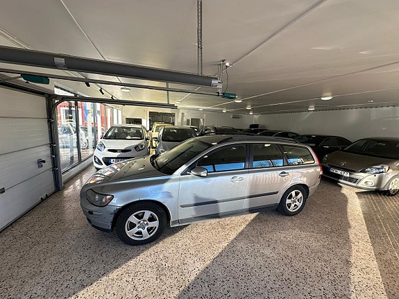 Volvo V50 4 of 5