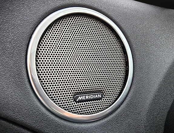 Land Rover Range Rover Evoque 12 of 23