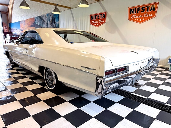 Pontiac Catalina 14 of 30