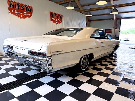 Pontiac Catalina 9 of 30