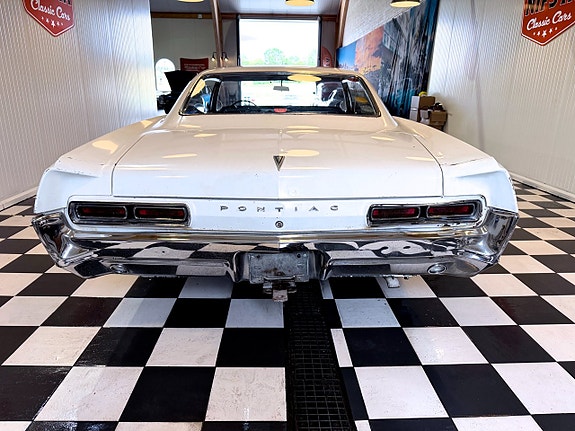 Pontiac Catalina 13 of 30