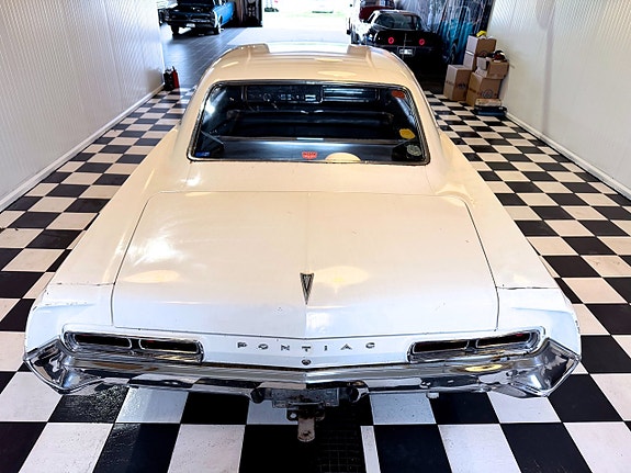 Pontiac Catalina 12 of 30