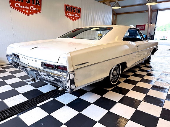 Pontiac Catalina 11 of 30