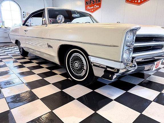 Pontiac Catalina 7 of 30