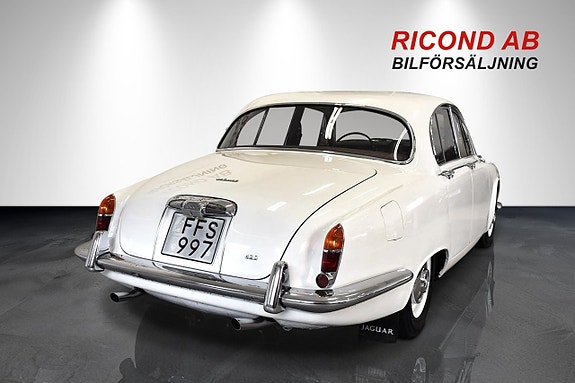 Jaguar 420 3 of 16