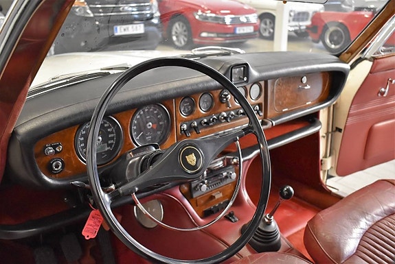 Jaguar 420 13 of 16