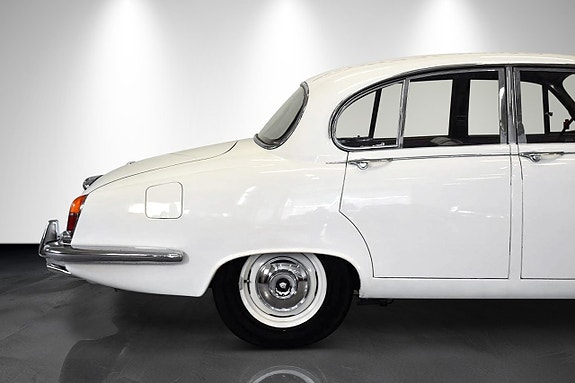 Jaguar 420 7 of 16