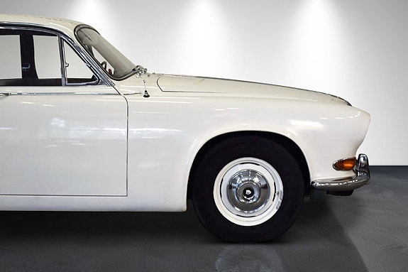 Jaguar 420 8 of 16