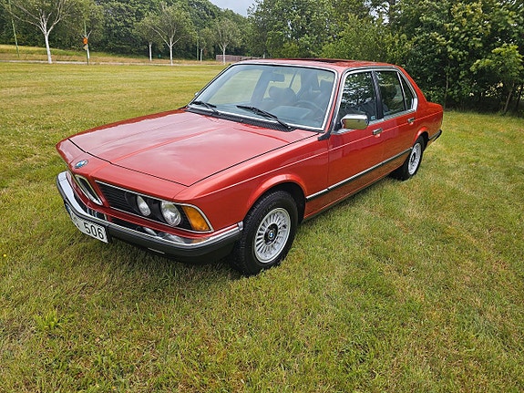 BMW 735i 4 of 5