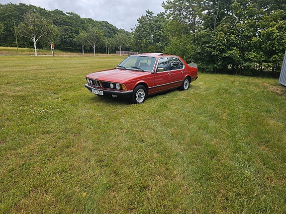 BMW 735i 11 of 30